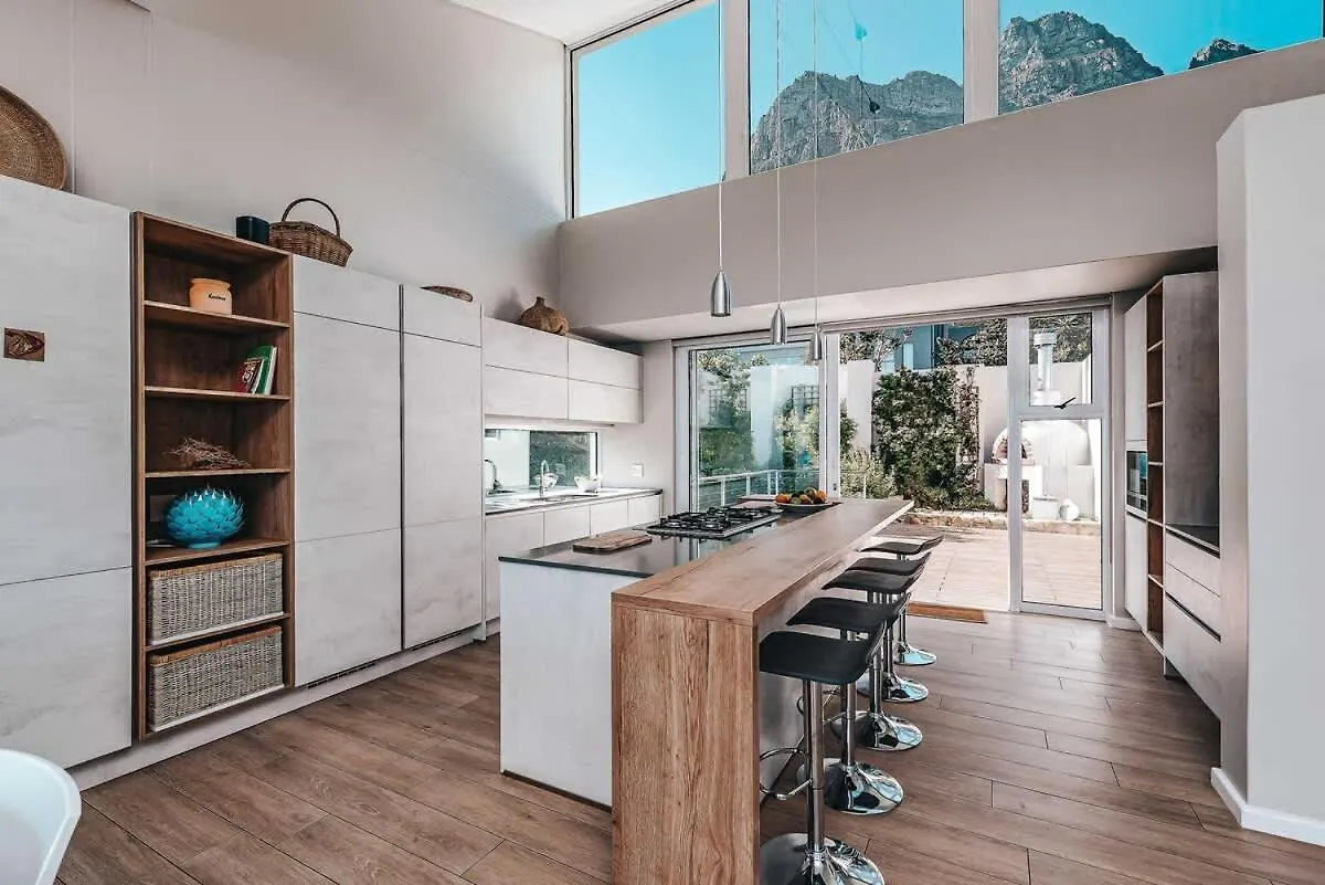 Beautiful Camps Bay Oasis For Family Fun Villa Cape Town 0*,  South Africa